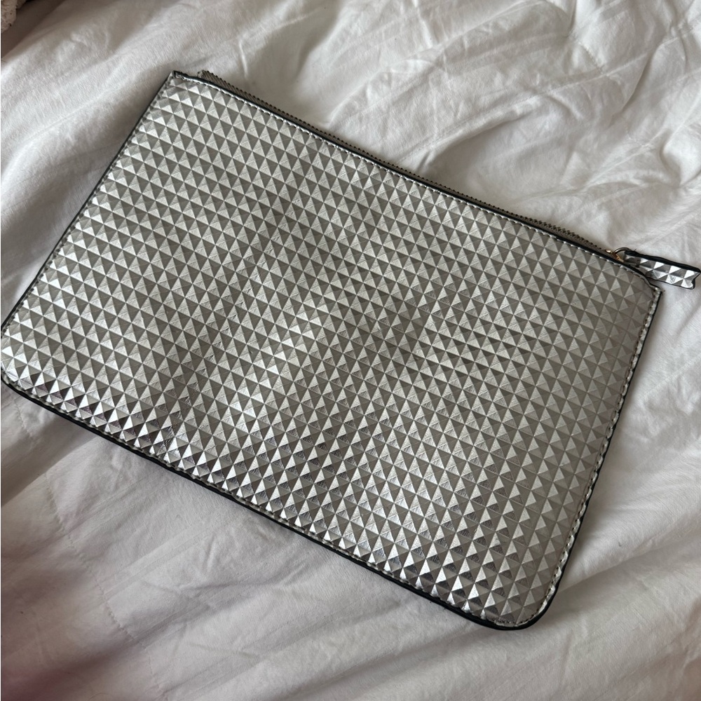 Forever 21 Silver Geometric Cosmetic Bag